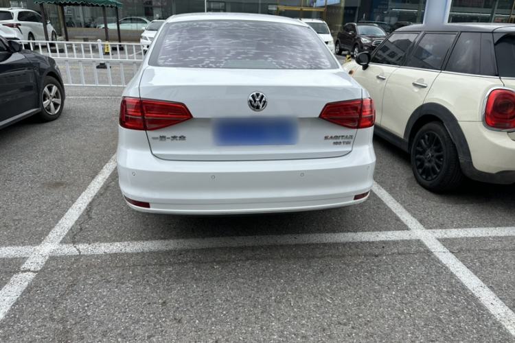 Used Volkswagen Sagitar 2017 180TSI Automatic Luxury Edition Exterior 4