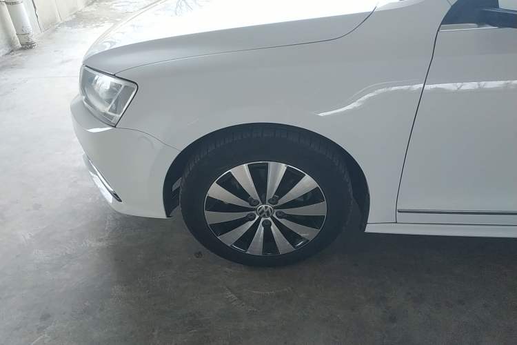 Used Volkswagen Sagitar 2017 230TSI Automatic Comfort Version Exterior 4