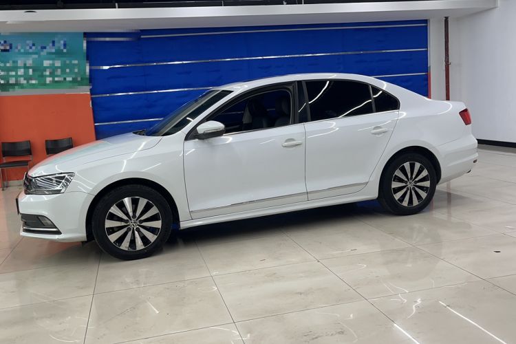 Used Volkswagen Sagitar 2017 230TSI Automatic Comfort Version Exterior 4