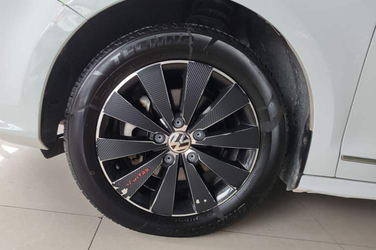 Used Volkswagen Sagitar 2017 230TSI Automatic Comfort Version Exterior 4