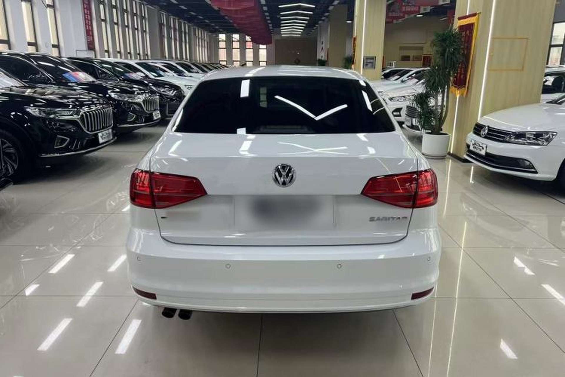 Used Volkswagen Sagitar 2017 230TSI Automatic Luxury Edition Exterior 4