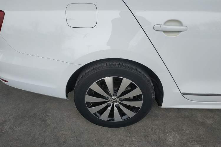 Used Volkswagen Sagitar 2017 230TSI Automatic Comfort Version Exterior 5