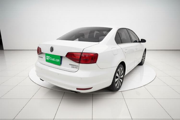 Used Volkswagen Sagitar 2017 230TSI Automatic Comfort Version Exterior 5