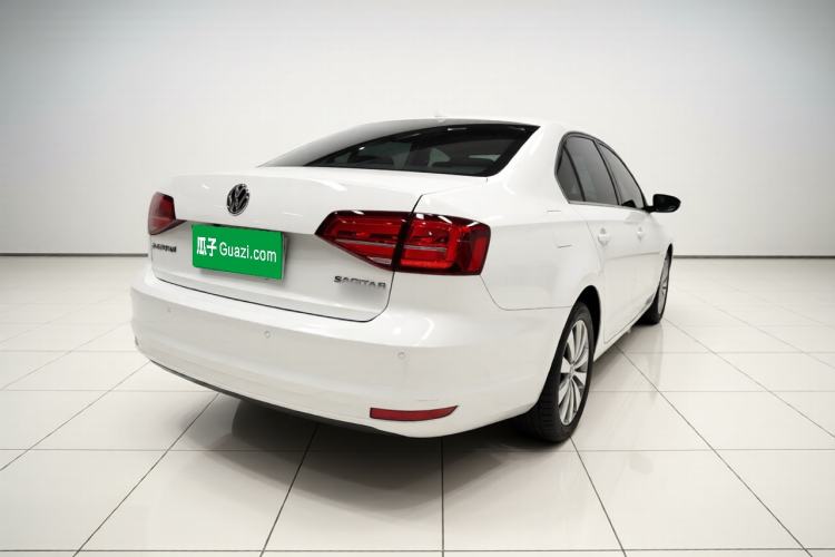 Used Volkswagen Sagitar 2017 230TSI Automatic Comfort Version Exterior 5