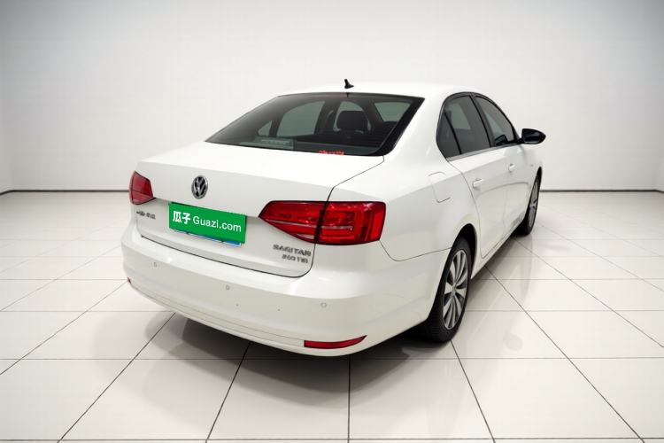 Used Volkswagen Sagitar 2017 230TSI Automatic Comfort Version Exterior 5