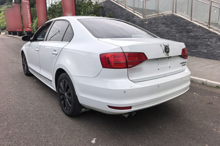 Used Volkswagen Sagitar 2017 230TSI Automatic Comfort Version Exterior 5