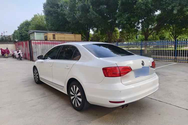 Used Volkswagen Sagitar 2017 230TSI Automatic Comfort Version Exterior 6