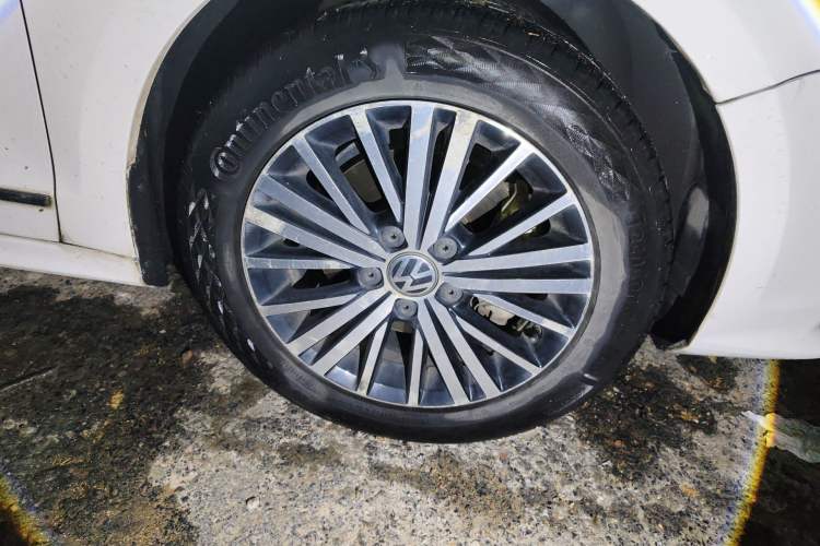 Used Volkswagen Sagitar 2017 230TSI Manual Luxury Model Exterior 7