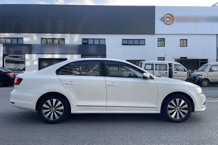 Used Volkswagen Sagitar 2017 1.6L Automatic Comfort Model Exterior 9