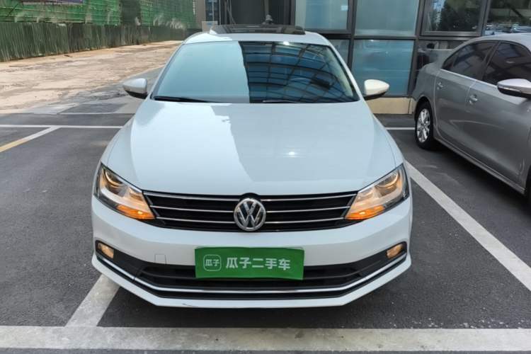 Used Volkswagen Sagitar 2017 230TSI Automatic Comfort Version Front