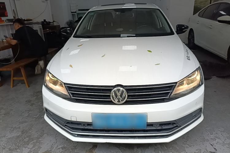 Used Volkswagen Sagitar 2017 180TSI Automatic Luxury Edition Front
