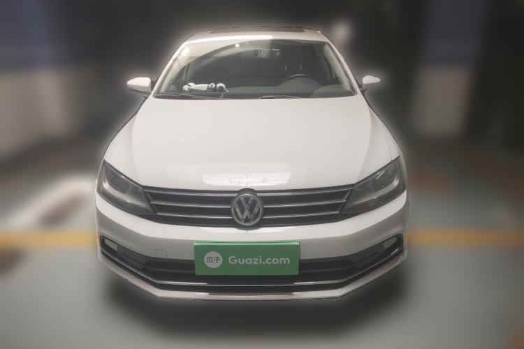 Used Volkswagen Sagitar 2017 1.6L Manual Comfort Model Front