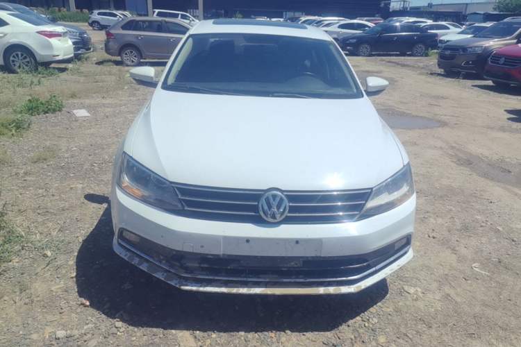 Used Volkswagen Sagitar 2017 230TSI Automatic Comfort Version Front