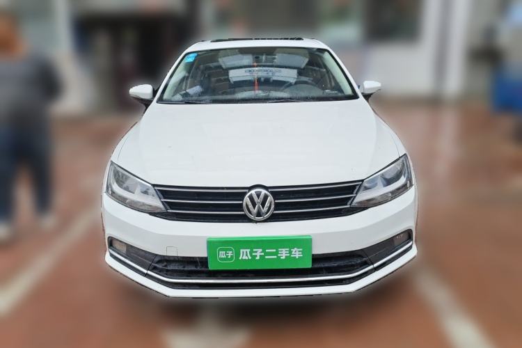 Used Volkswagen Sagitar 2017 1.6L Manual Comfort Model Front
