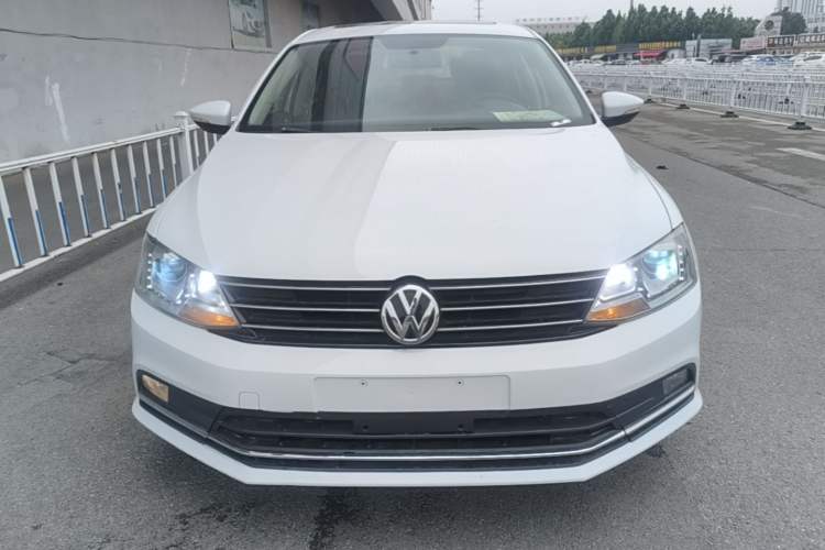 Used Volkswagen Sagitar 2017 230TSI Automatic Comfort Version Front