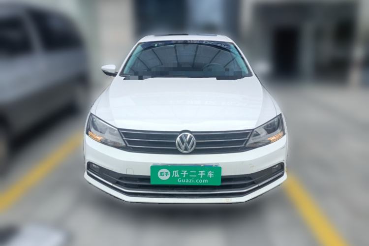 Used Volkswagen Sagitar 2017 1.6L Manual Comfort Model Front