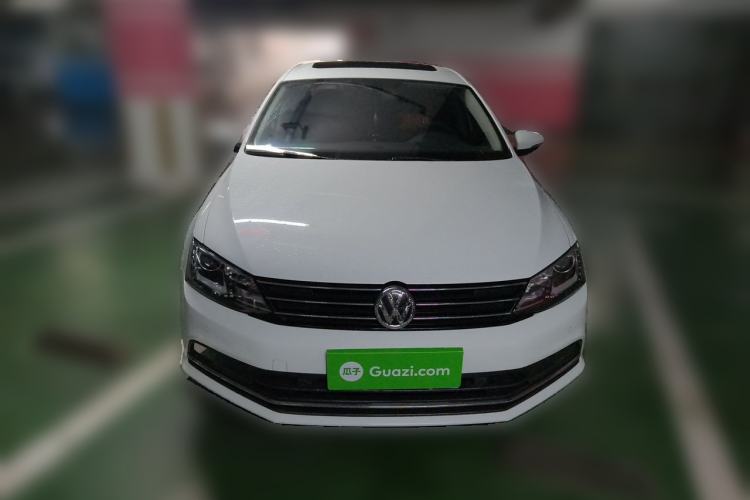 Used Volkswagen Sagitar 2017 230TSI Automatic Luxury Edition Front