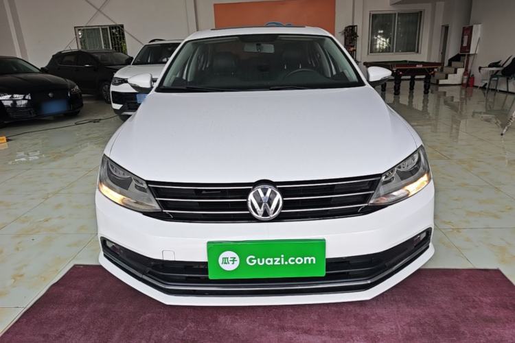 Used Volkswagen Sagitar 2017 230TSI Automatic Comfort Version Front