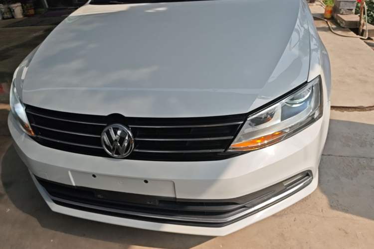 Used Volkswagen Sagitar 2017 1.6L Manual Comfort Model Front