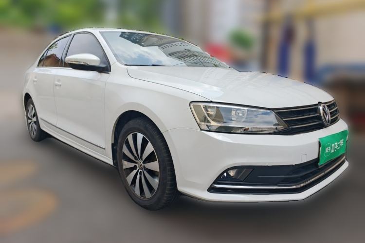 Used Volkswagen Sagitar 2017 180TSI Automatic Luxury Edition Front Right 45 Deg