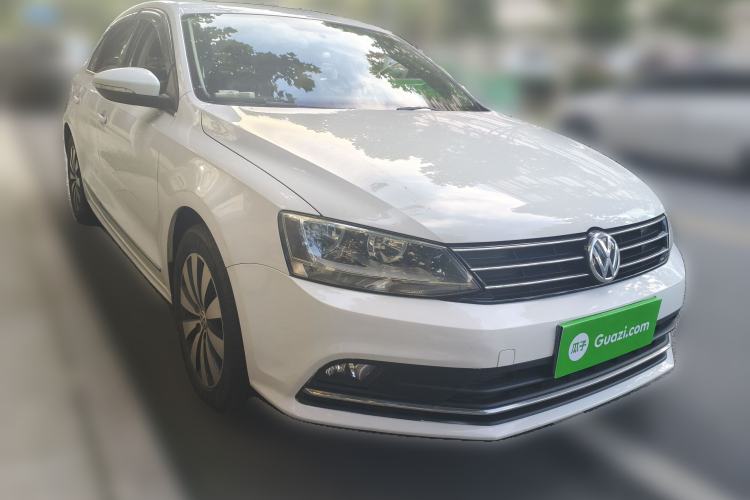 Used Volkswagen Sagitar 2017 230TSI Automatic Comfort Version Front Right 45 Deg