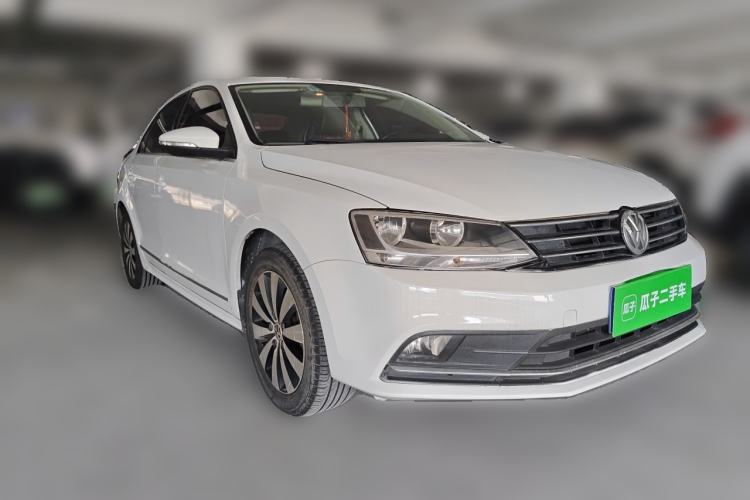 Used Volkswagen Sagitar 2017 230TSI Automatic Comfort Version Front Right 45 Deg