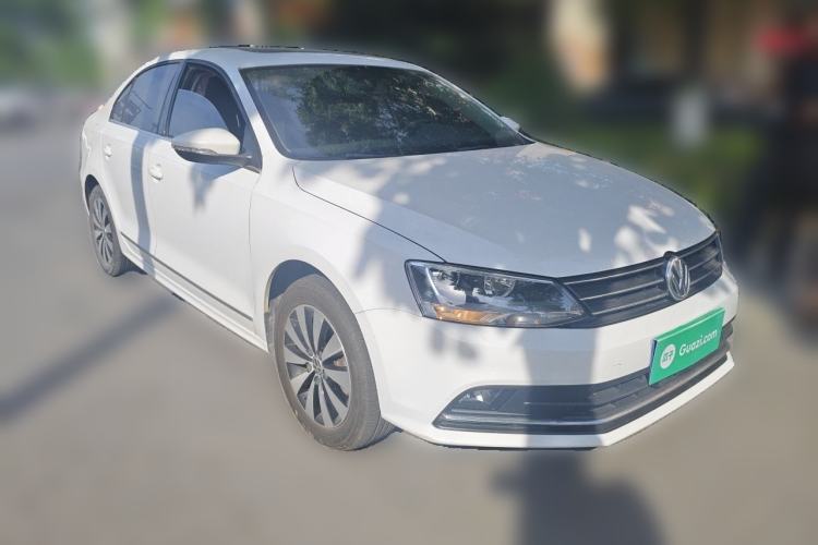 Used Volkswagen Sagitar 2017 230TSI Automatic Comfort Version Front Right 45 Deg