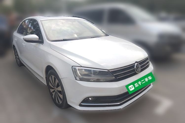 Used Volkswagen Sagitar 2017 230TSI Automatic Comfort Version Front Right 45 Deg