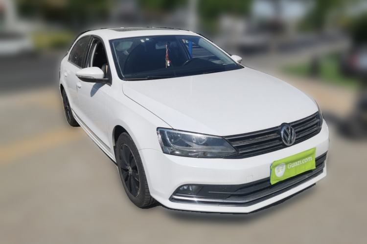 Used Volkswagen Sagitar 2017 230TSI Automatic Comfort Version Front Right 45 Deg