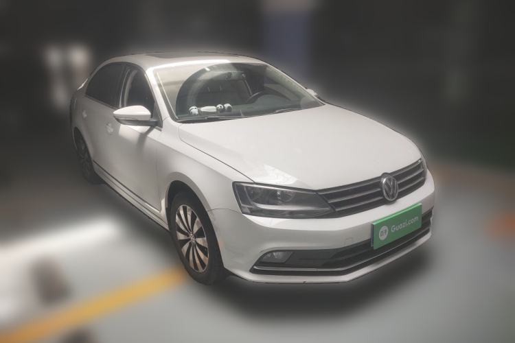 Used Volkswagen Sagitar 2017 1.6L Manual Comfort Model Front Right 45 Deg