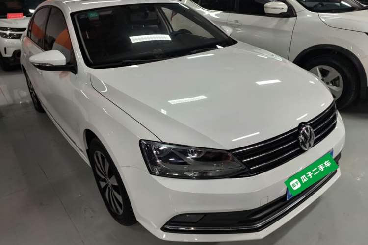 Used Volkswagen Sagitar 2017 230TSI Automatic Comfort Version Front Right 45 Deg
