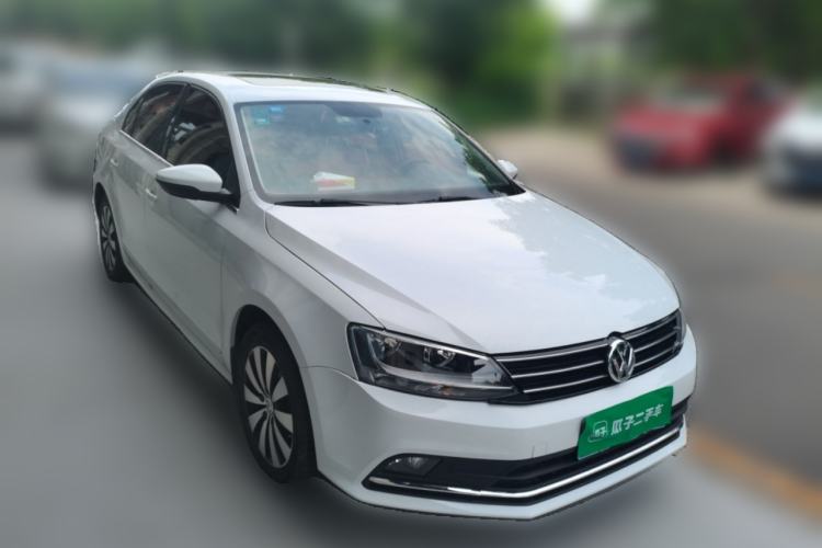 Used Volkswagen Sagitar 2017 230TSI Automatic Comfort Version Front Right 45 Deg