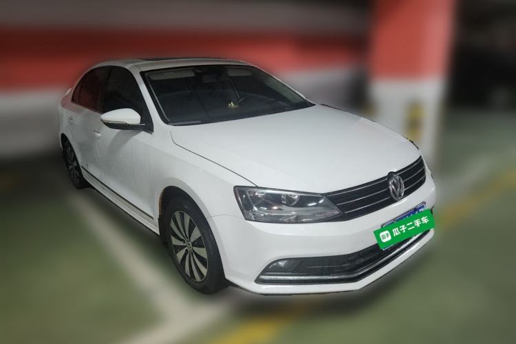 Used Volkswagen Sagitar 2017 230TSI Automatic Comfort Version Front Right 45 Deg