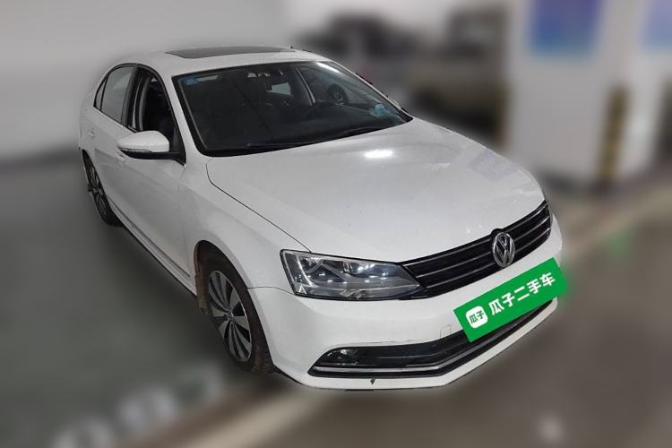 Used Volkswagen Sagitar 2017 180TSI Automatic Luxury Edition Front Right 45 Deg