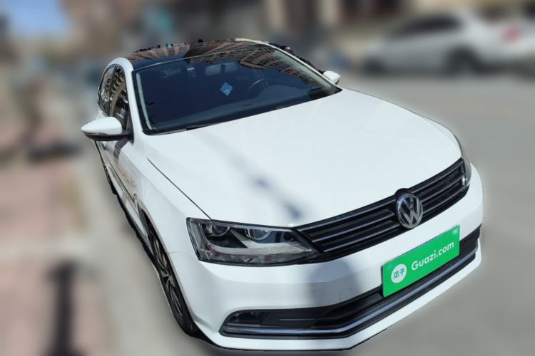 Used Volkswagen Sagitar 2017 230TSI Automatic Comfort Version Front Right 45 Deg
