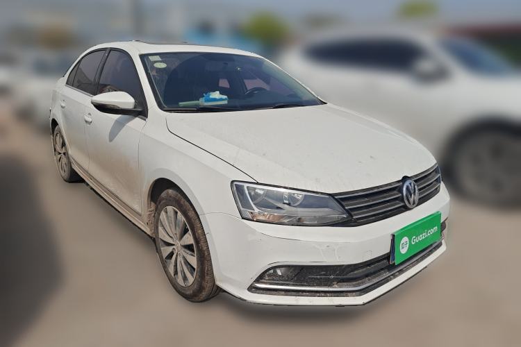 Used Volkswagen Sagitar 2017 230TSI Automatic Comfort Version Front Right 45 Deg