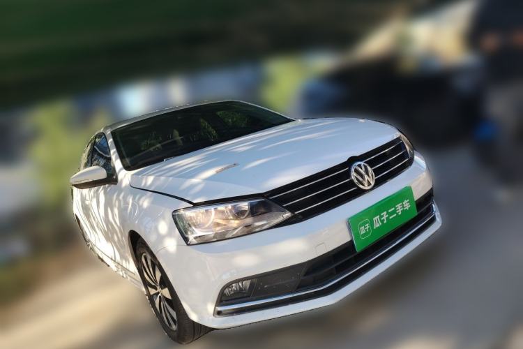 Used Volkswagen Sagitar 2017 180TSI Automatic Luxury Edition Front Right 45 Deg