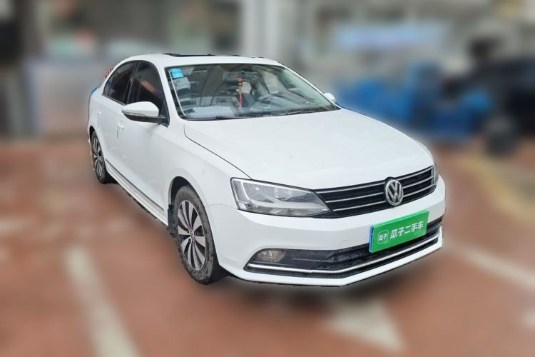 Used Volkswagen Sagitar 2017 1.6L Manual Comfort Model Front Right 45 Deg