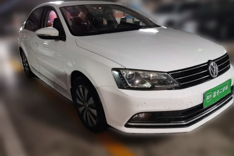 Used Volkswagen Sagitar 2017 230TSI Automatic Comfort Version Front Right 45 Deg