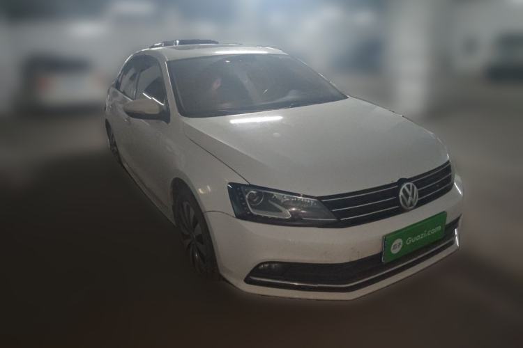 Used Volkswagen Sagitar 2017 230TSI Automatic Comfort Version Front Right 45 Deg
