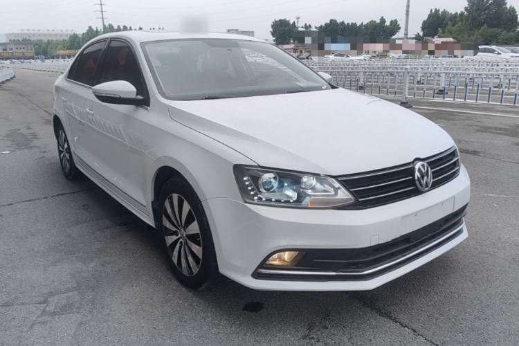 Used Volkswagen Sagitar 2017 230TSI Automatic Comfort Version Front Right 45 Deg