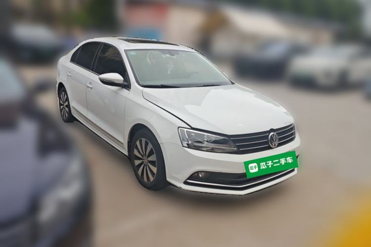 Used Volkswagen Sagitar 2017 180TSI Automatic Leading Model Front Right 45 Deg