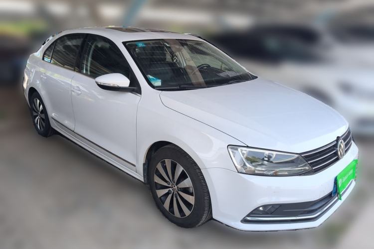 Used Volkswagen Sagitar 2017 180TSI Automatic Leading Model Front Right 45 Deg