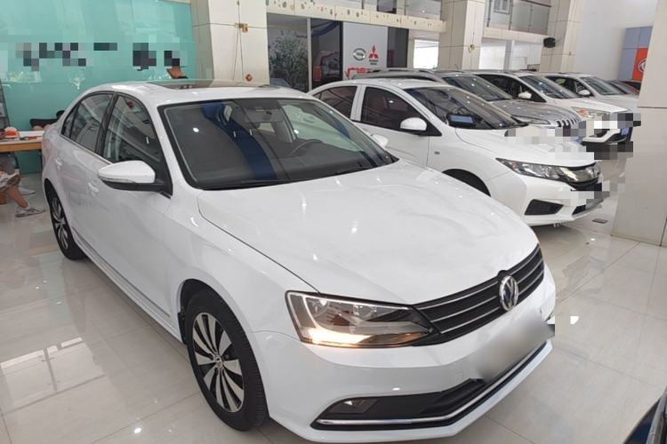 Used Volkswagen Sagitar 2017 230TSI Automatic Comfort Version Front Right 45 Deg