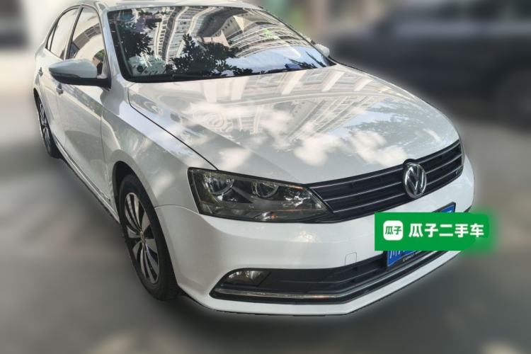Used Volkswagen Sagitar 2017 230TSI Automatic Comfort Version Front Right 45 Deg
