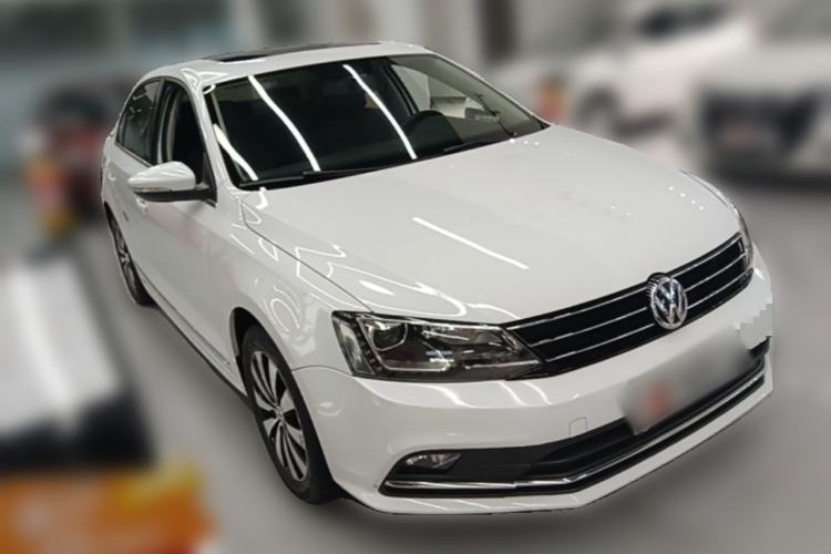 Used Volkswagen Sagitar 2017 230TSI Automatic Comfort Version Front Right 45 Deg