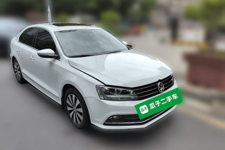 Used Volkswagen Sagitar 2017 230TSI Automatic Comfort Version Front Right 45 Deg