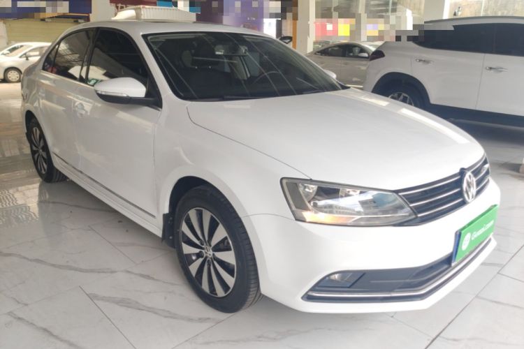Used Volkswagen Sagitar 2017 230TSI Automatic Comfort Version Front Right 45 Deg