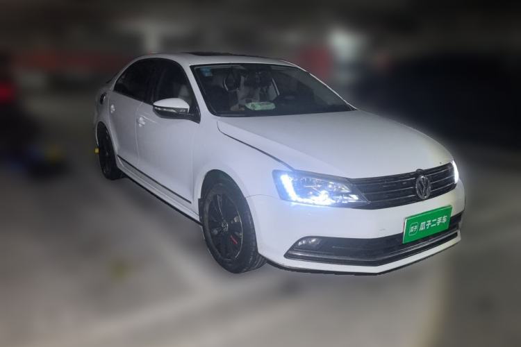 Used Volkswagen Sagitar 2017 230TSI Automatic Comfort Version Front Right 45 Deg