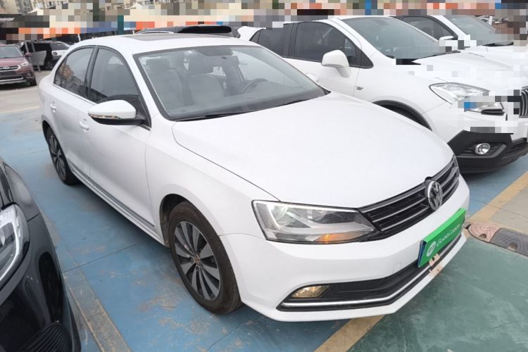 Used Volkswagen Sagitar 2017 230TSI Automatic Comfort Version Front Right 45 Deg